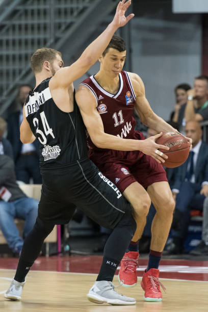 作的防守体 作的防守体