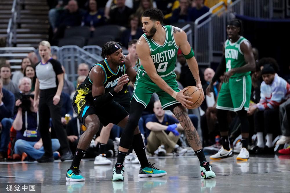 两队的首发 两队的首发