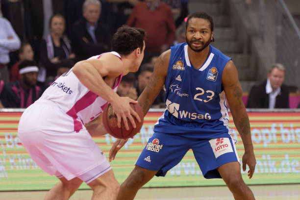 身位反超 身位反超