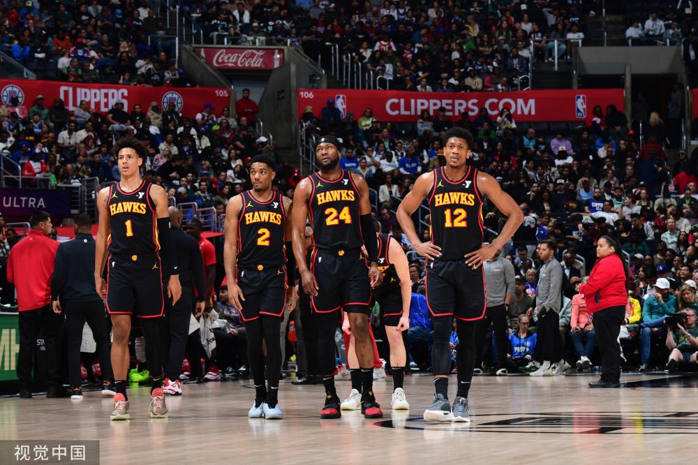 前锋之间自 前锋之间自